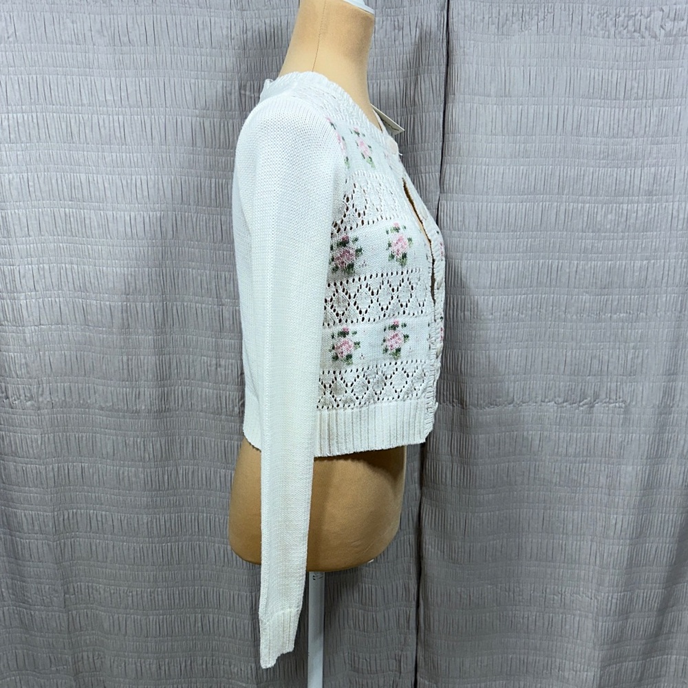 Freshman White Cropped Cardigan with Pink Floral Embroidery - Picture 5 of 9